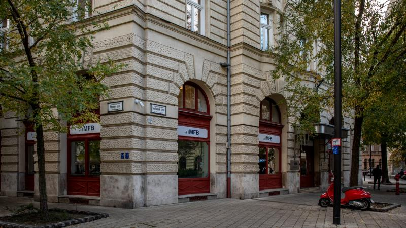 ngân hàng lớn tại Hungary ngân hàng lớn tại Hungary